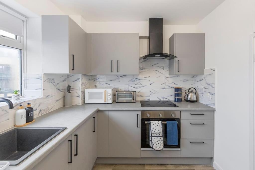 Апартаменты Shard View 2Br Next Tower Bridge Лондон Экстерьер фото