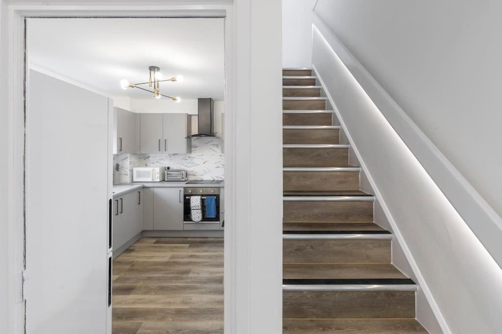 Апартаменты Shard View 2Br Next Tower Bridge Лондон Экстерьер фото